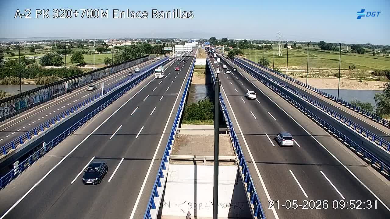 Traffic Cam Zaragoza: Avenida de José Atarés - Actur - Ronda de Boltaña - A-2 - Ebro - Autovía del Nordeste