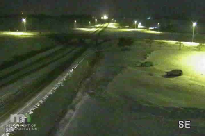 Traffic Cam Hampton: US 52: T.H.52 SB @ T.H.50 (MP 105.8)