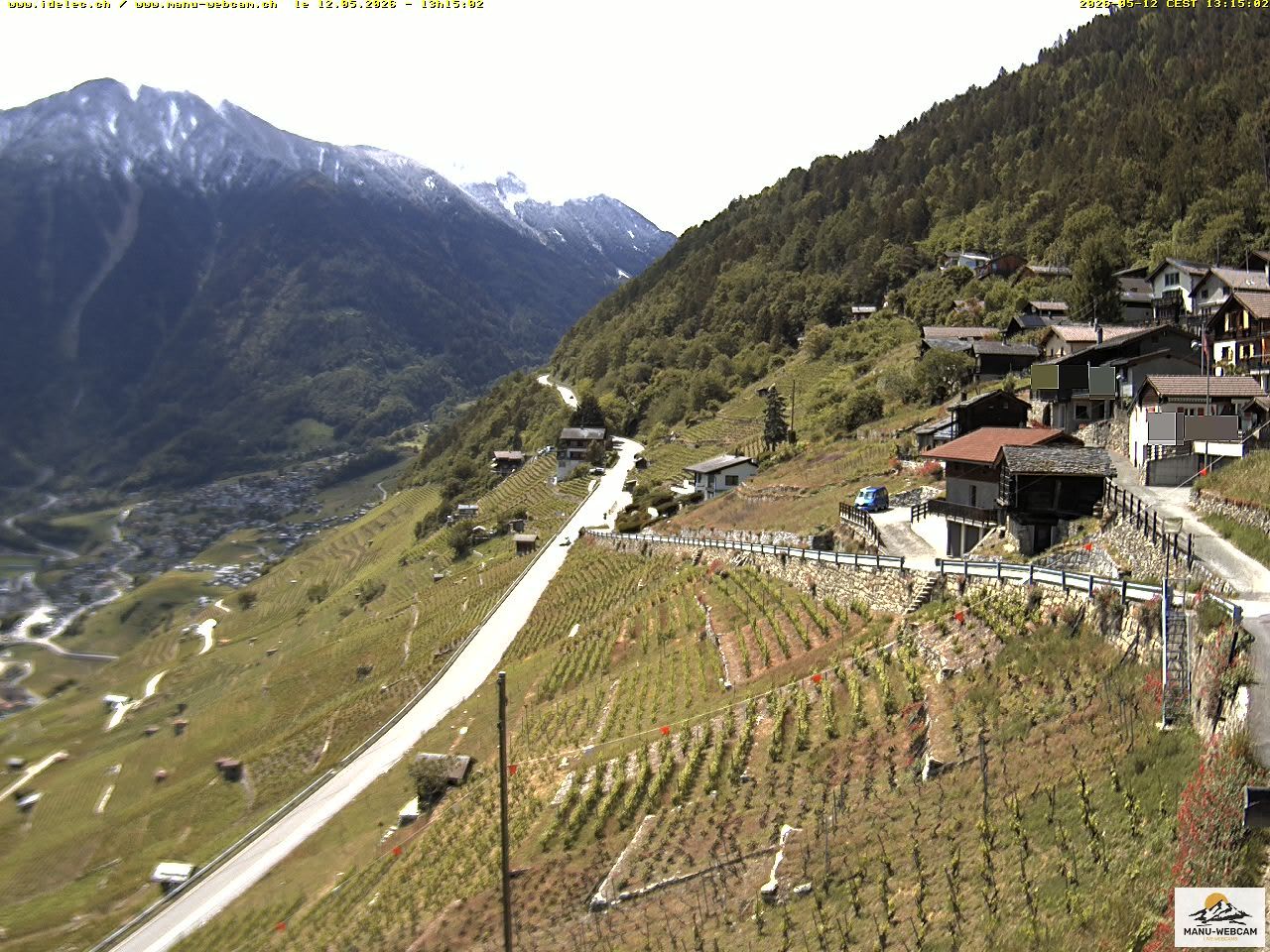 Ravoire: Vue sur la route du Col de la Forclaz sur Martigny Valais Suisse.- France