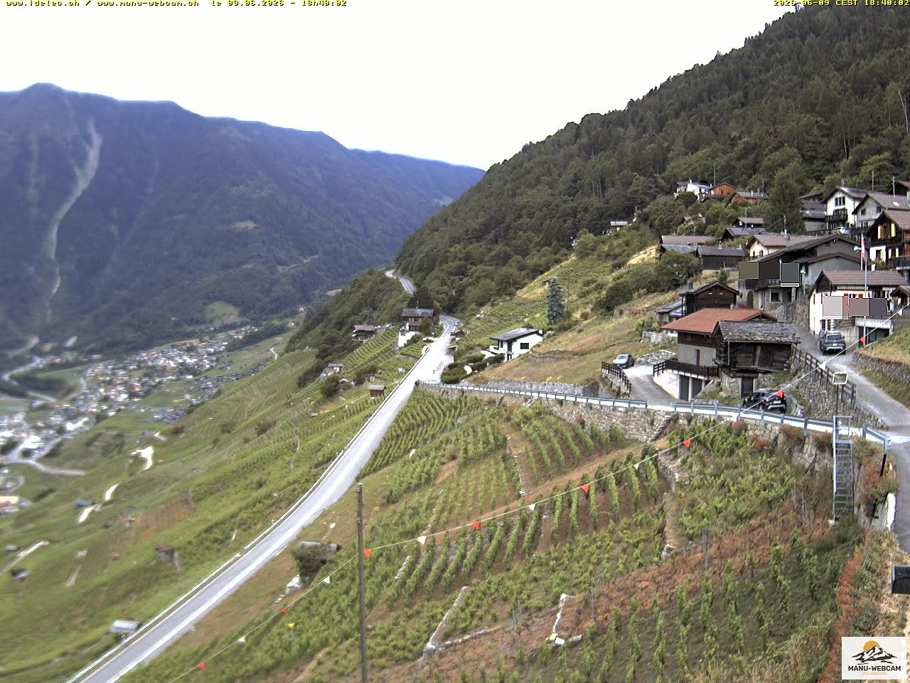 Ravoire › Westen: Vue sur la route du Col de la Forclaz sur Martigny Valais Suisse.- France