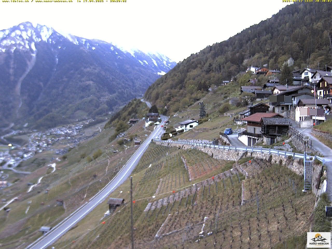 Ravoire: Vue sur la route du Col de la Forclaz sur Martigny Valais Suisse.- France