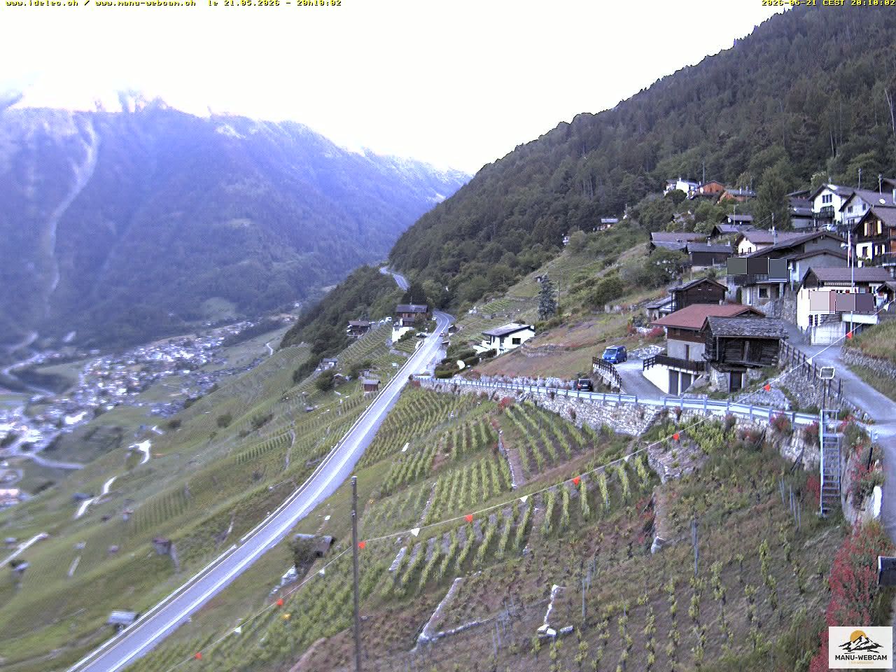 Ravoire: Vue sur la route du Col de la Forclaz sur Martigny Valais Suisse.- France