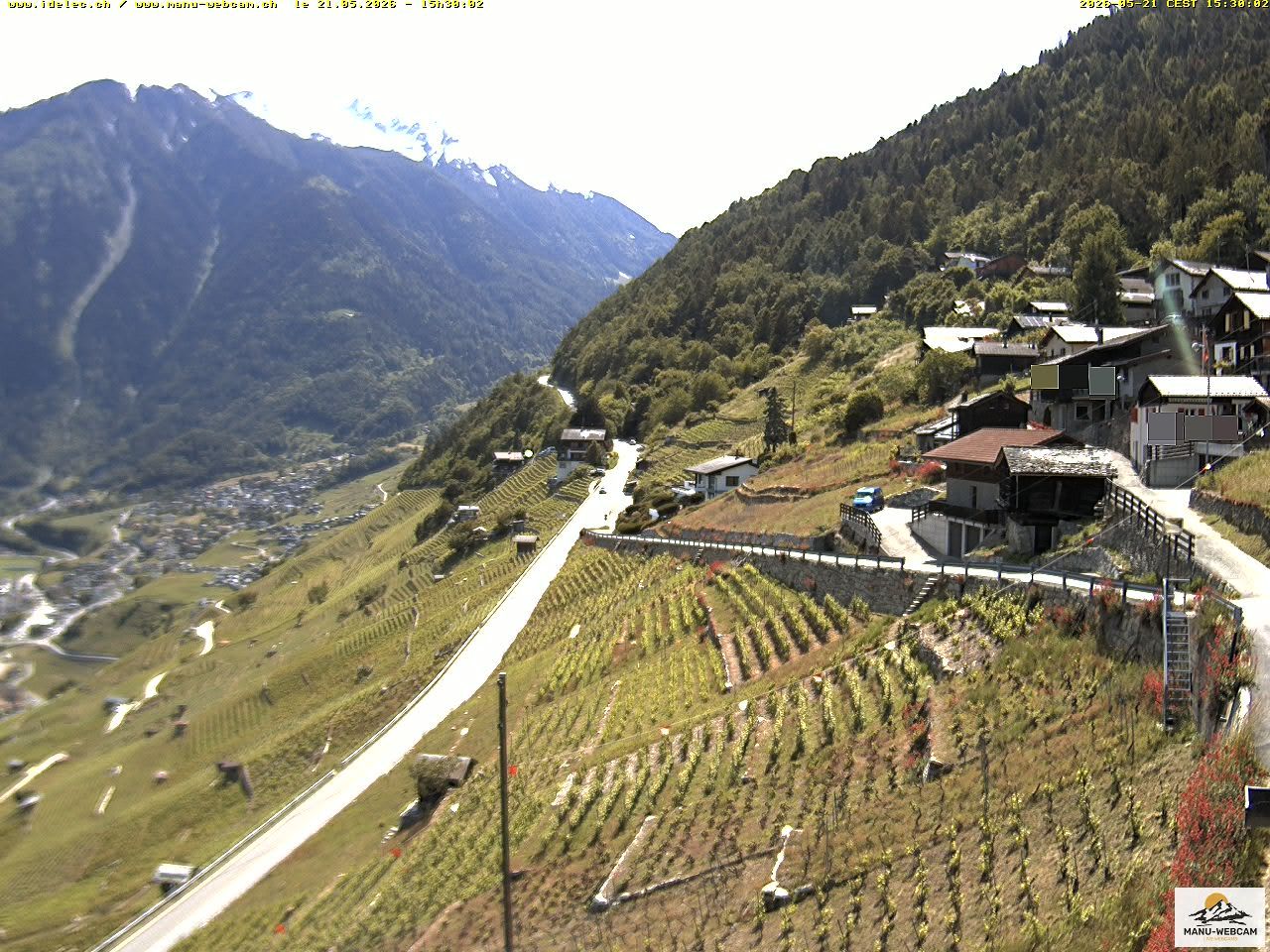 Ravoire: Vue sur la route du Col de la Forclaz sur Martigny Valais Suisse.- France