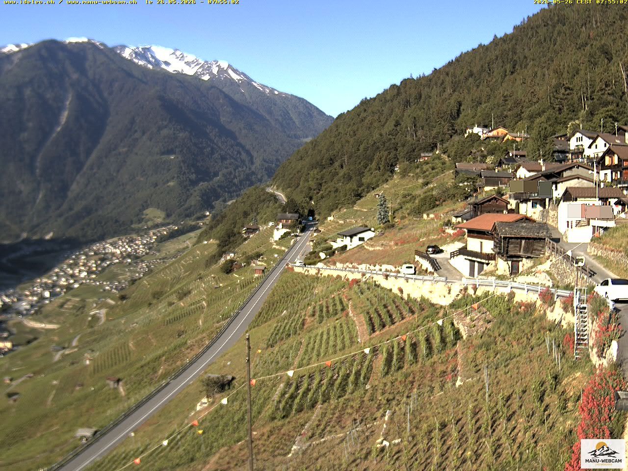 Ravoire: Vue sur la route du Col de la Forclaz sur Martigny Valais Suisse.- France