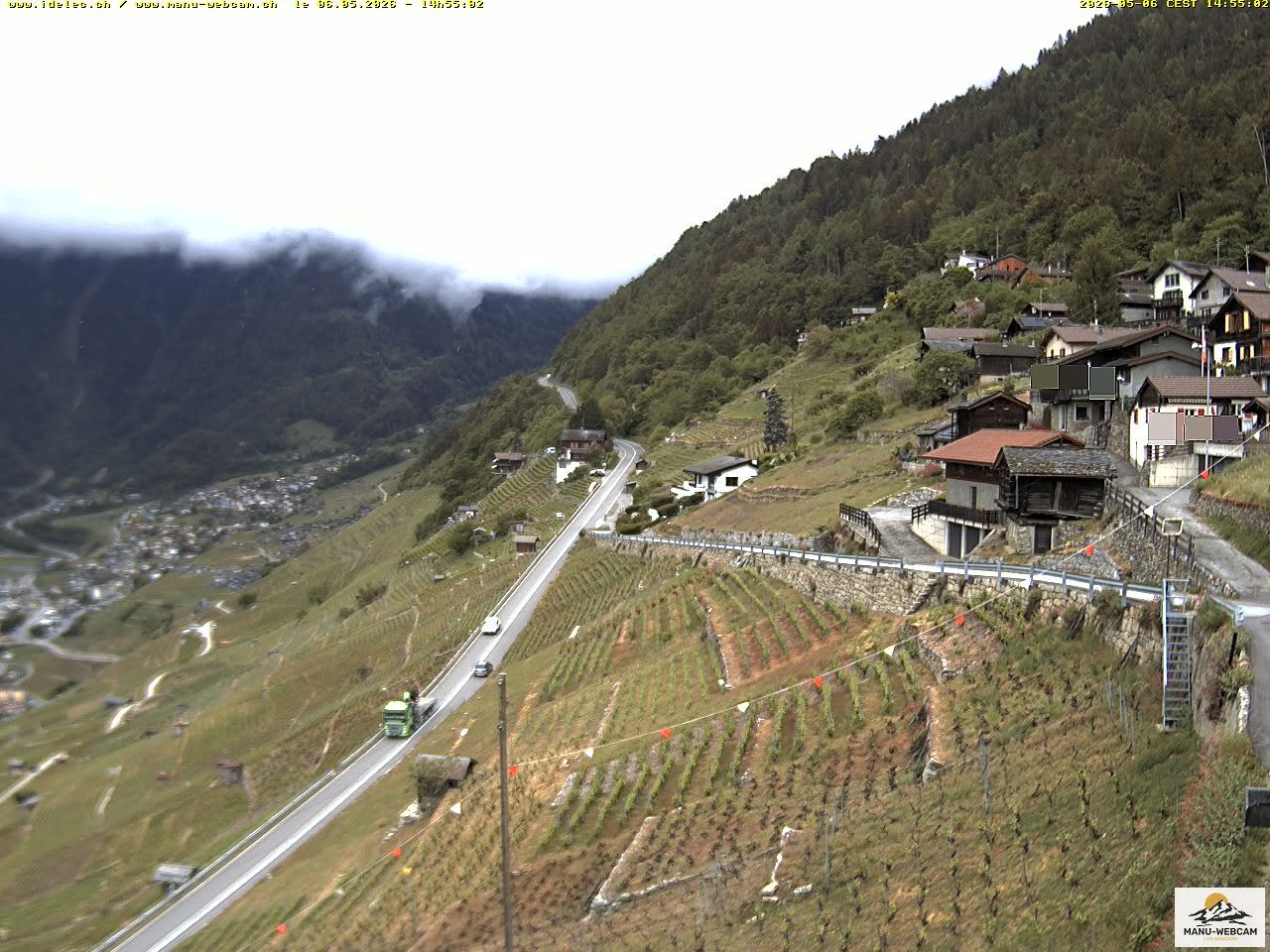 Ravoire: Vue sur la route du Col de la Forclaz sur Martigny Valais Suisse.- France