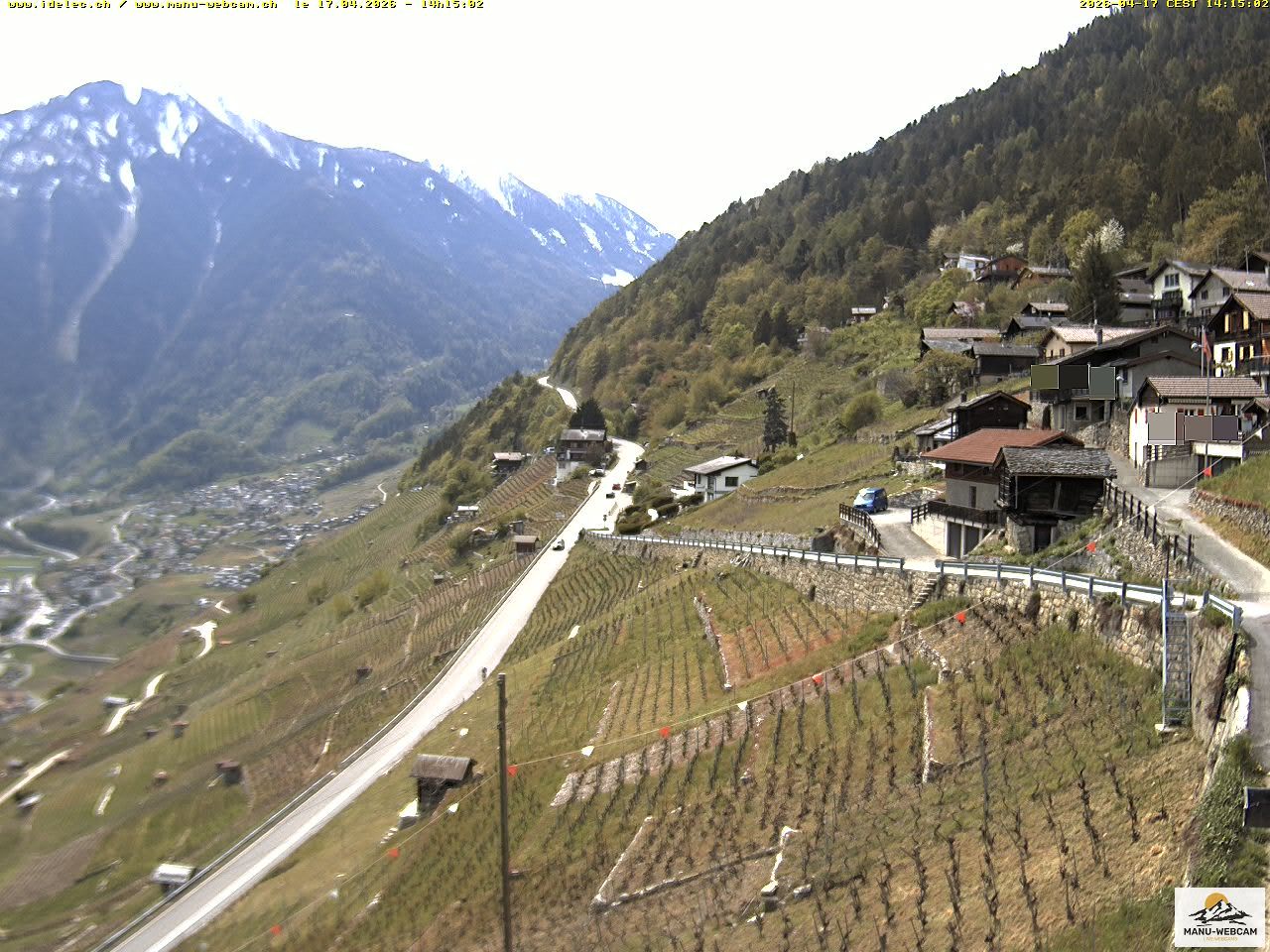Ravoire: Vue sur la route du Col de la Forclaz sur Martigny Valais Suisse.- France