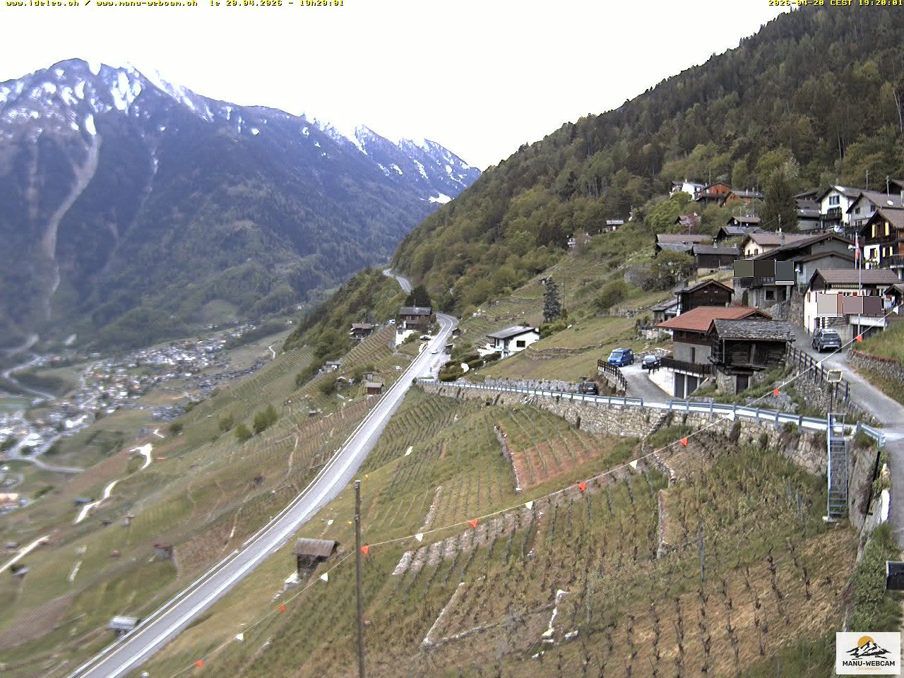 Ravoire: Vue sur la route du Col de la Forclaz sur Martigny Valais Suisse.- France