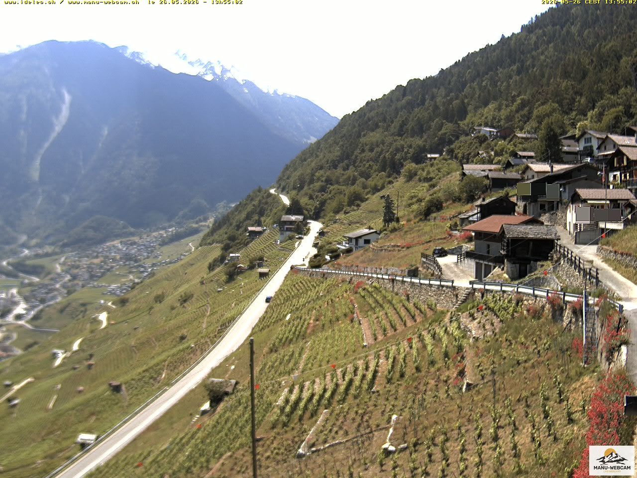 Ravoire: Vue sur la route du Col de la Forclaz sur Martigny Valais Suisse.- France