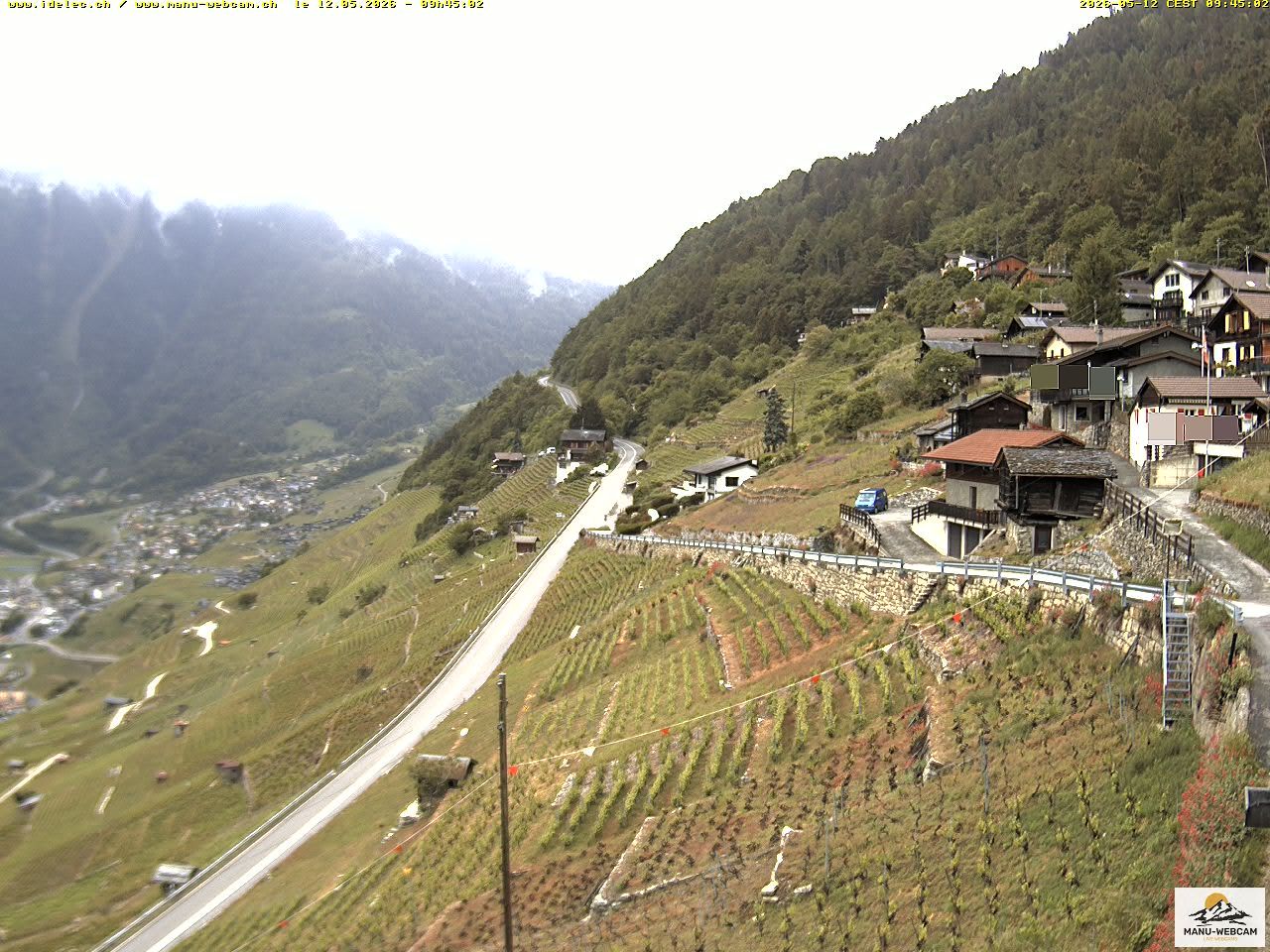 Ravoire: Vue sur la route du Col de la Forclaz sur Martigny Valais Suisse.- France