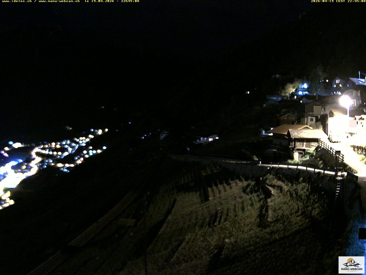 Ravoire: Vue sur la route du Col de la Forclaz sur Martigny Valais Suisse.- France