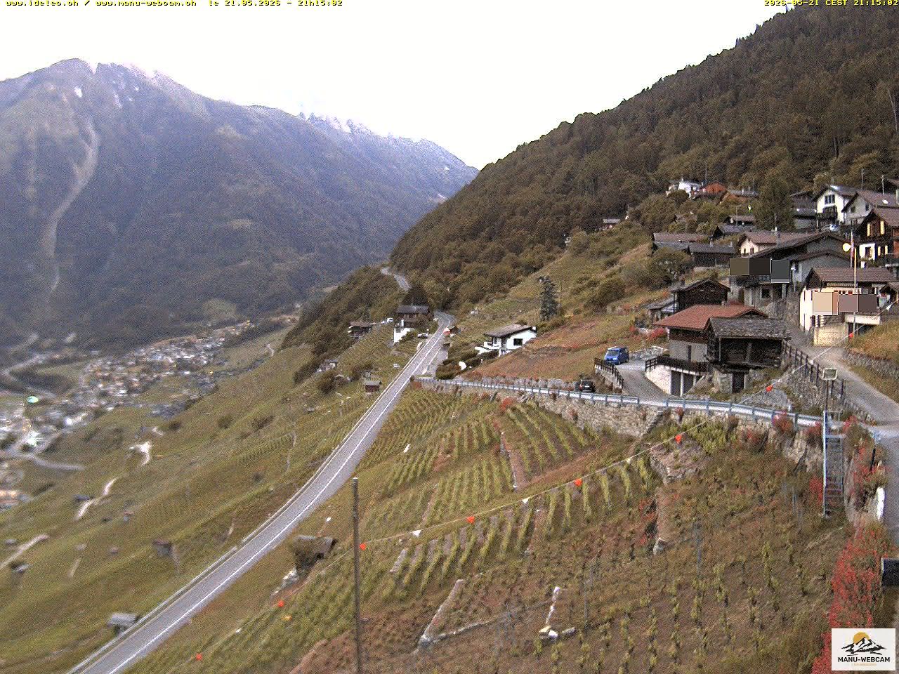 Ravoire: Vue sur la route du Col de la Forclaz sur Martigny Valais Suisse.- France
