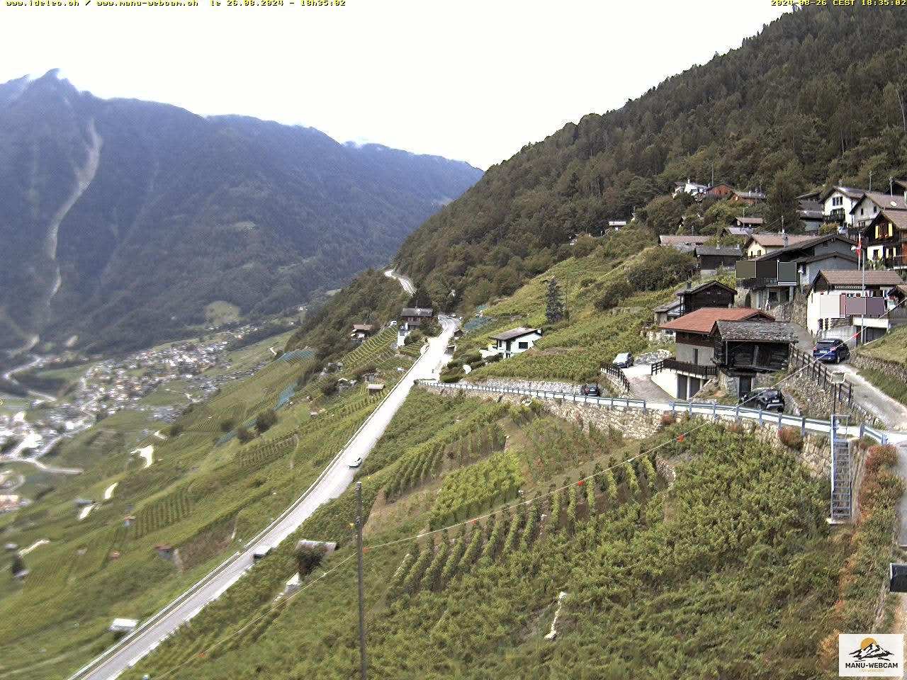 Ravoire: Vue sur la route du Col de la Forclaz sur Martigny - France