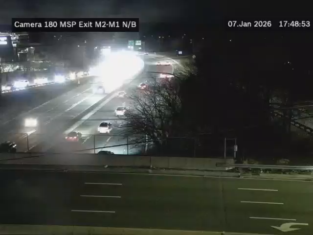 Traffic Cam Munsey Park › South: MSP between Exits M2 and M1 (Old Country Rd. Interchange)