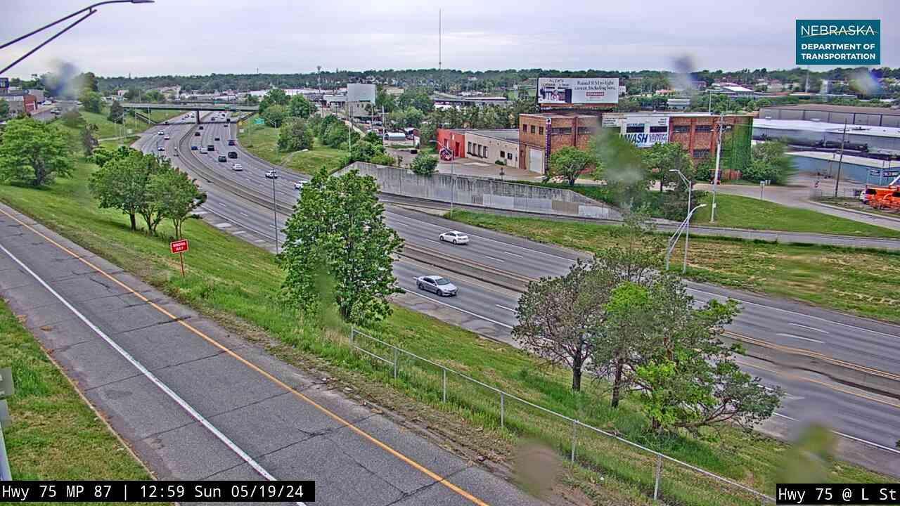 Traffic Cam South Omaha: US 75: L St. in Omaha: Various Views