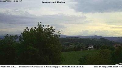 immagine della webcam nei dintorni di Castelvetro di Modena: webcam Serramazzoni