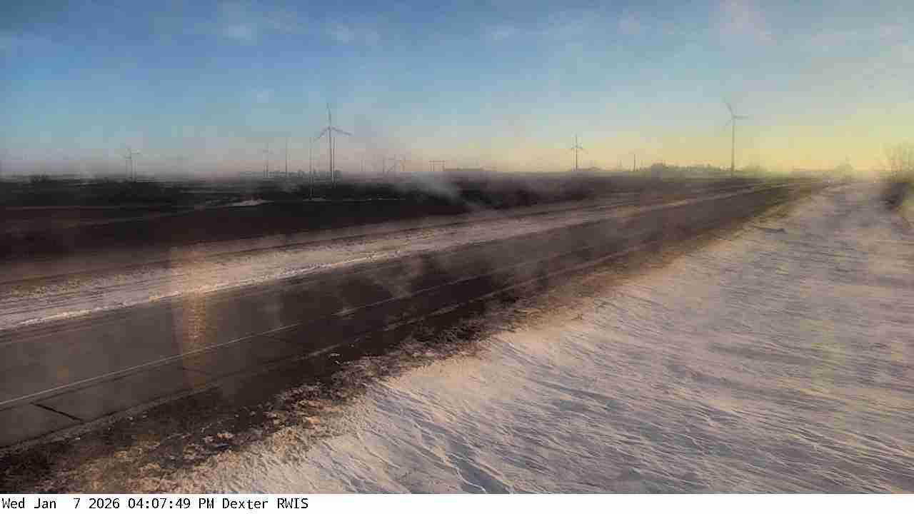Traffic Cam Pleasant Acres Mobile Home Park: I-90: I-90 (Dexter - MP 195): I-90 (Dexter - MP 195) View
