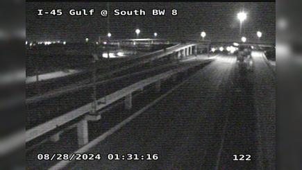 Traffic Cam Houston › South: I-45 Gulf @ South BW