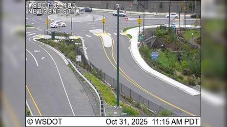 Traffic Cam Kirkland: I-405 at MP 20.9: NE 132nd St