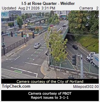 Traffic Cam Portland: I-5 at Rose Quarter - Weidler