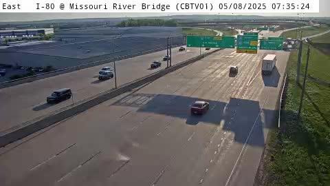 Traffic Cam Council Bluffs: CB - I-80 @ Missouri River Bridge (01)