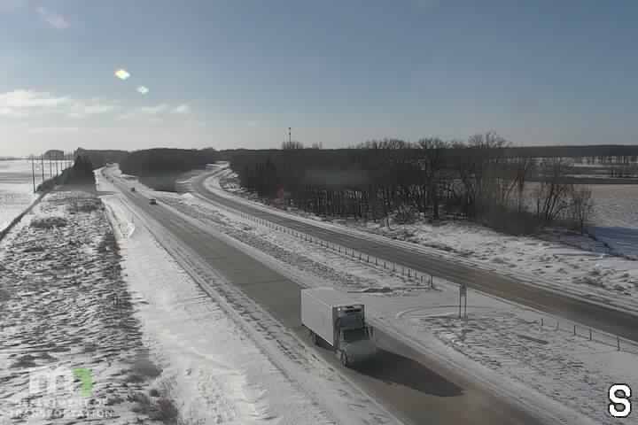 Traffic Cam Comus: I-35 NB (MP 64.0)