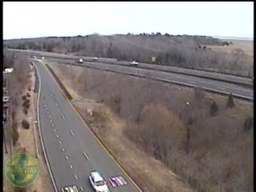 Traffic Cam Middle Township › South: MM 010.0 n/o Exit 10 - CR-657/Stone Harbor Rd (Middle Twp)