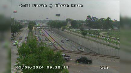 Traffic Cam Houston › South: I-45 North @ North Main