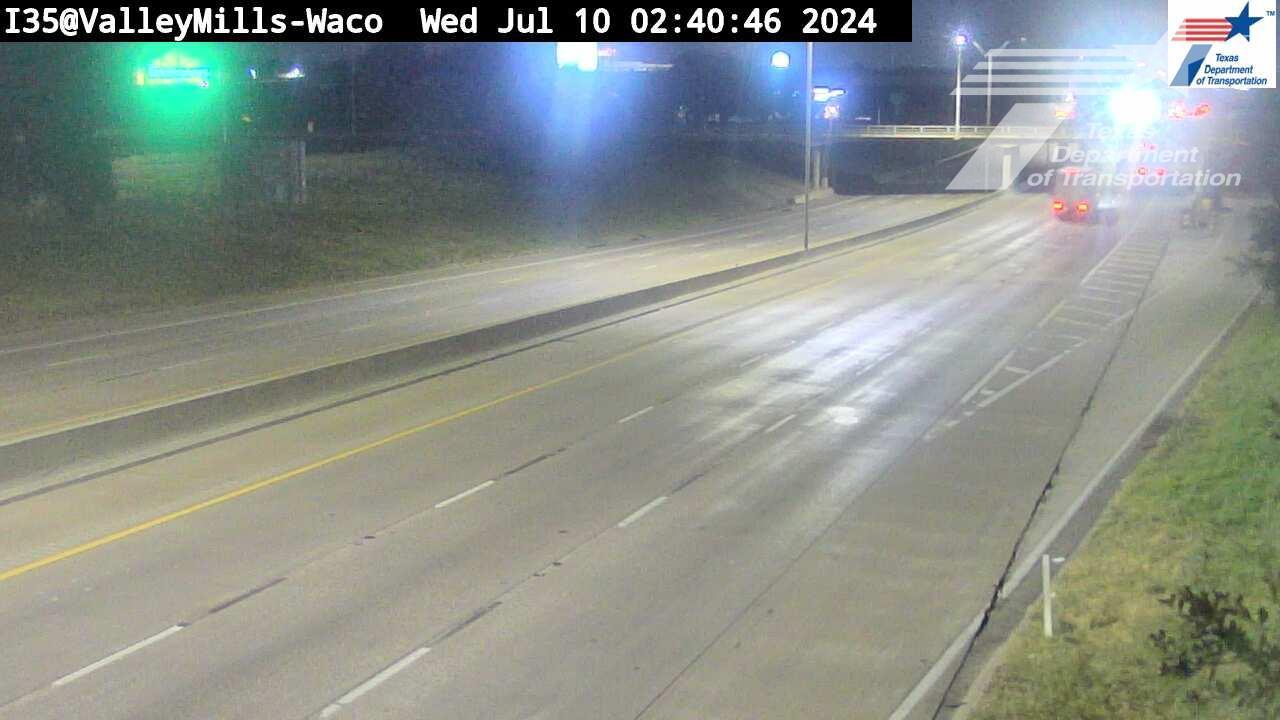 Traffic Cam Waco › North: I35@ValleyMills