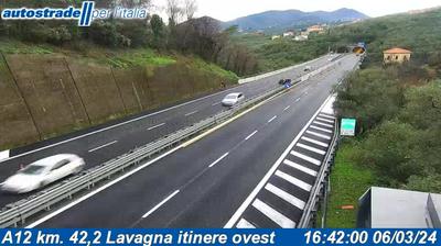 Preview delle webcam di Lavagna: A12 km. 42,2 - itinere ovest