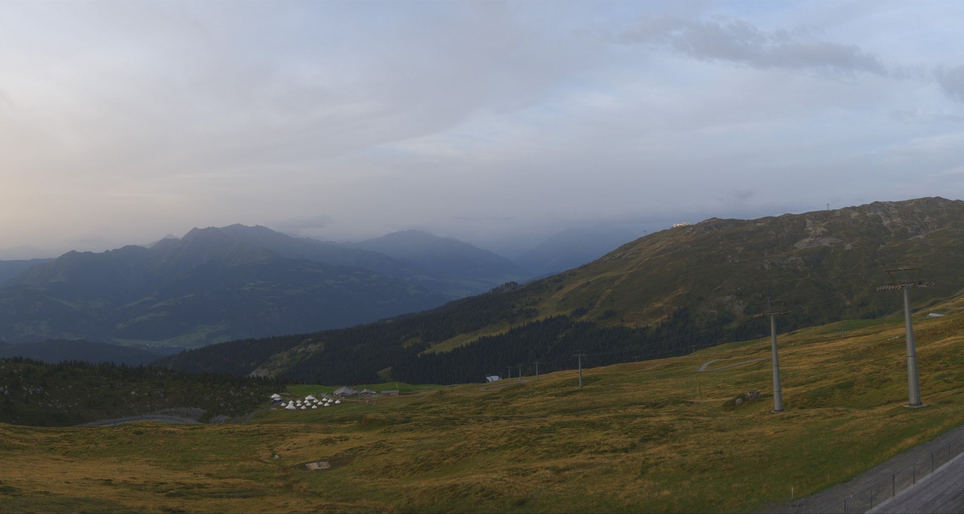 Traffic Cam Nagens: Berghaus Nagens - Crap Sogn Gion