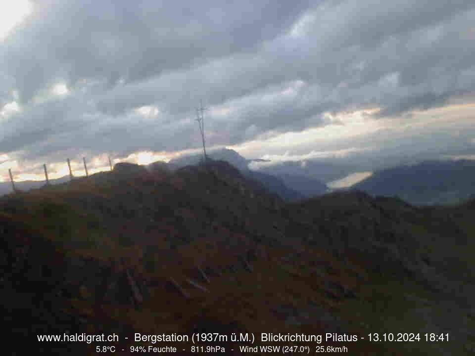 Wolfenschiessen: Bergstation Haldigrat (1937m) Blickrichtung West - Pilatus