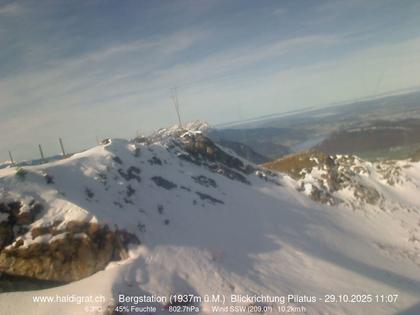 Wolfenschiessen: Bergstation Haldigrat (1937m) Blickrichtung West - Pilatus