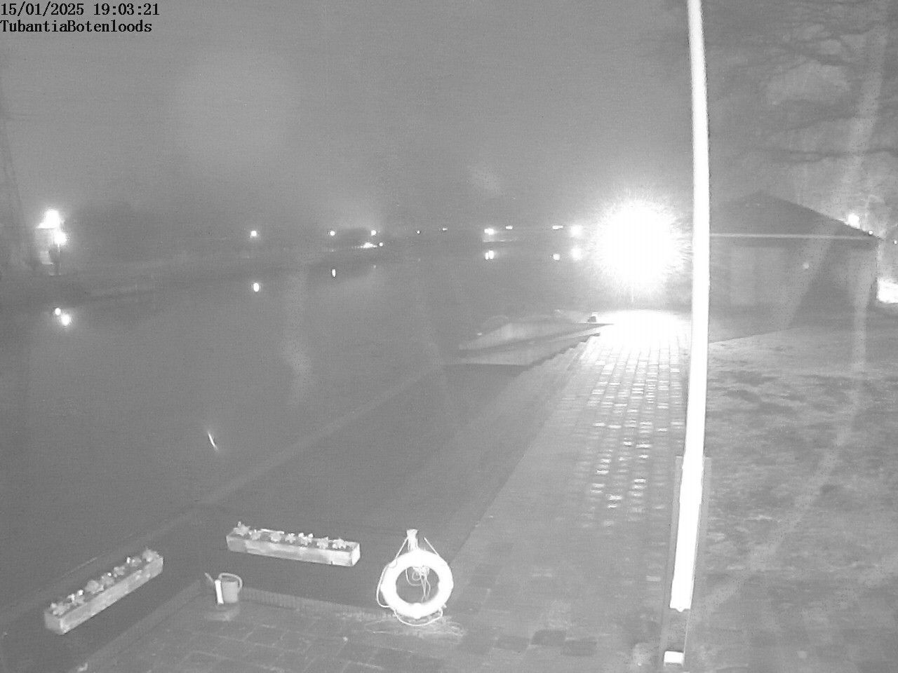 Traffic Cam Hengelo › South-West: View on the Twente canal fromout Rowing club Tubantia