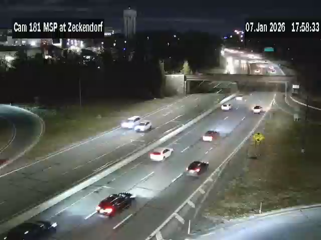 Traffic Cam East Williston › North: MSP between Exits M2 and M3 (Zeckendorf Blvd Interchange)