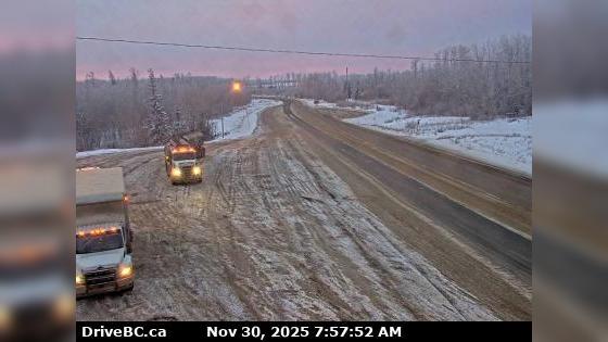 Traffic Cam Taylor › South: Hwy 97 at South - Hill, 20 km south of Fort St John, looking south