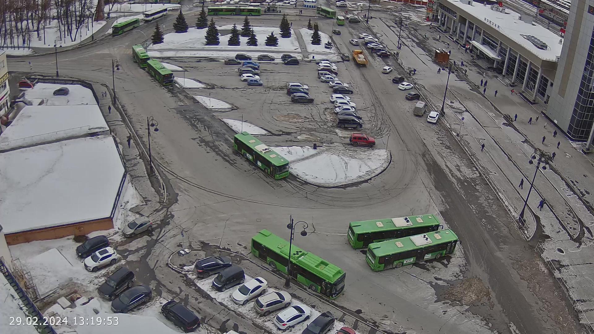 Traffic Cam Tyumen: Привокзальная площадь