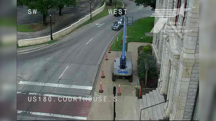 Traffic Cam Weatherford › South: US180 @ Court House S