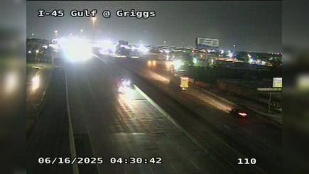 Traffic Cam Houston › South: I-45 Gulf @ Griggs