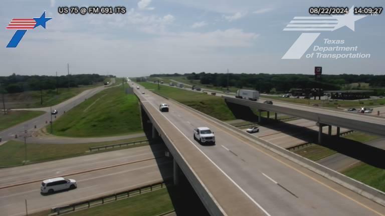 Traffic Cam Denison › North: US 75 at FM 691 PTZ