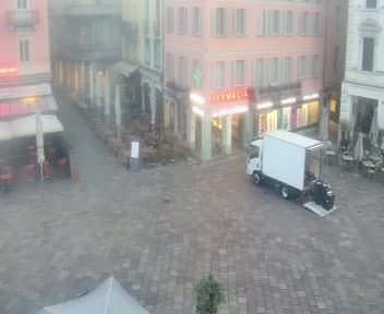 Lugano: Piazza Riforma