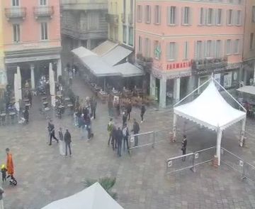 Lugano: Piazza Riforma