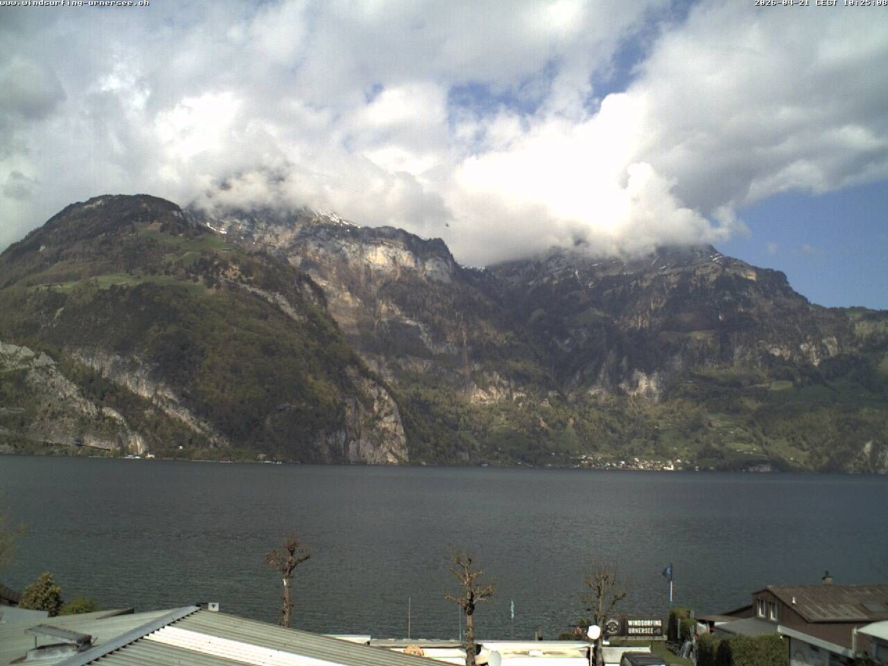 Flüelen: Windsurfing Center am Urnersee