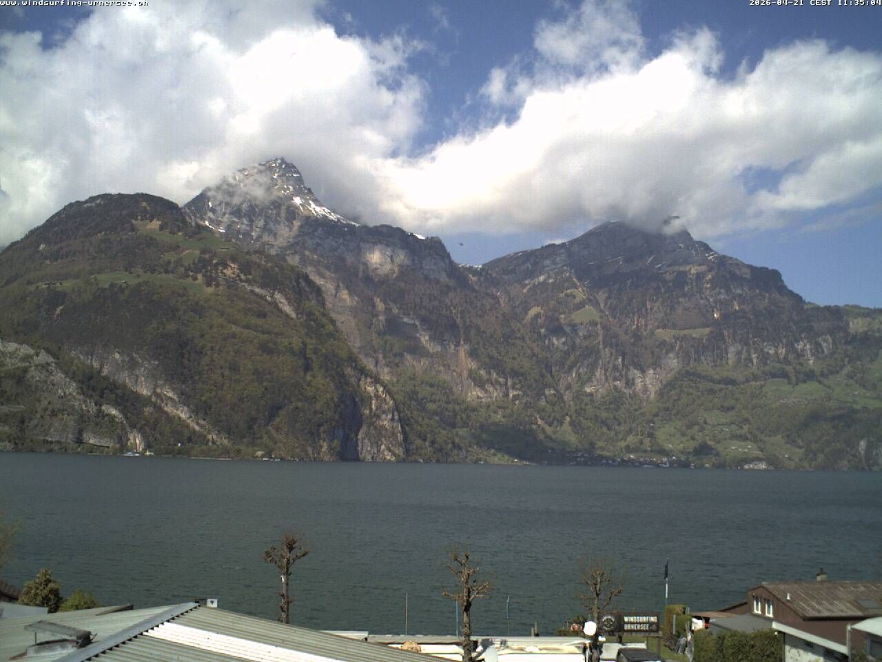 Flüelen: Windsurfing Center am Urnersee