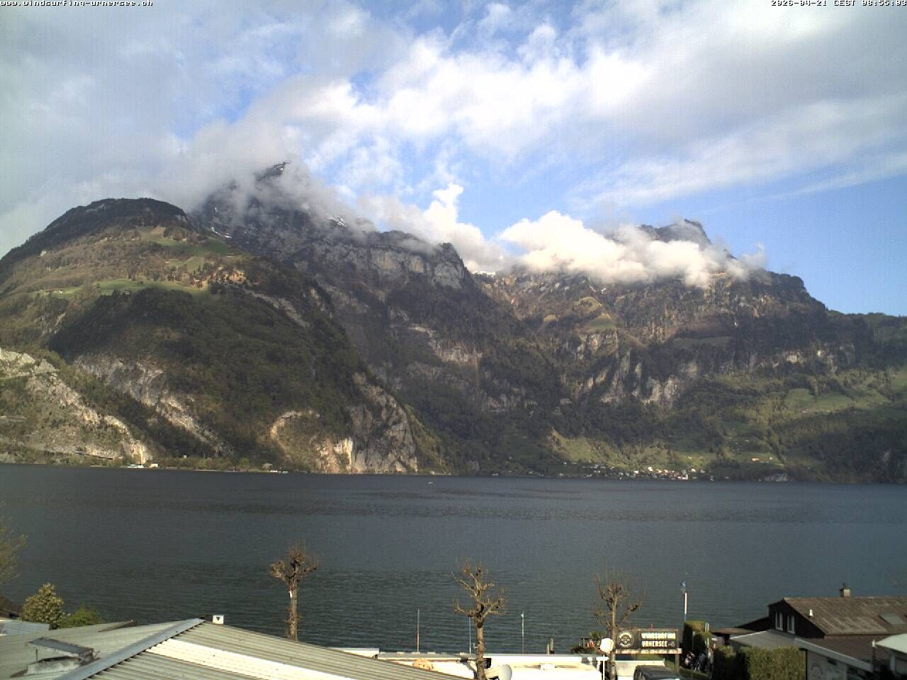 Flüelen: Windsurfing Center am Urnersee