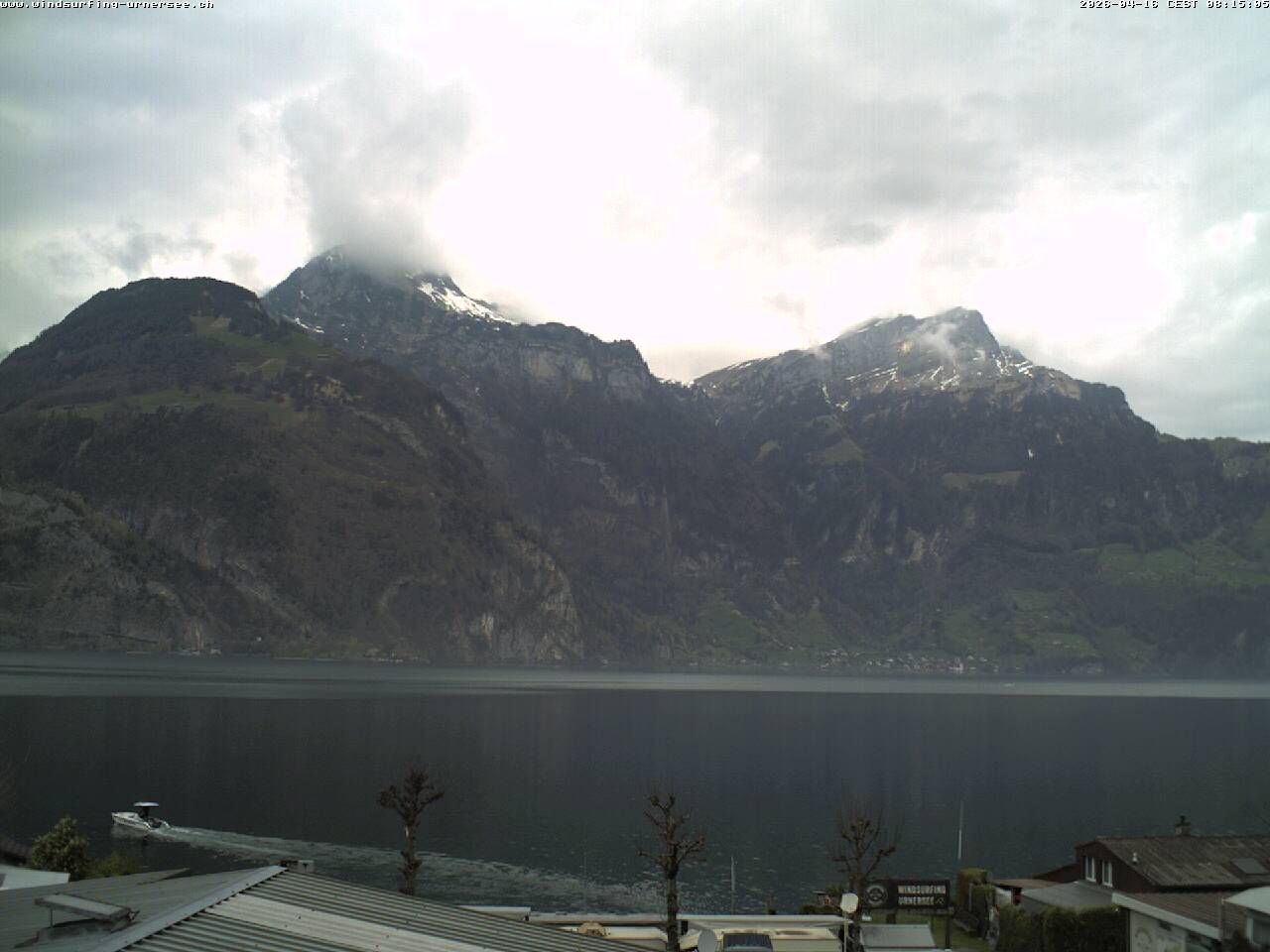 Flüelen: Windsurfing Center am Urnersee