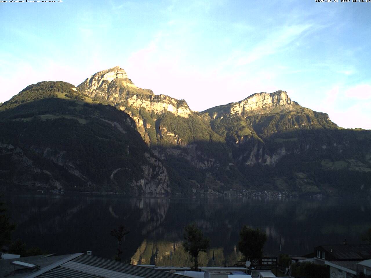 Flüelen: Windsurfing Center am Urnersee