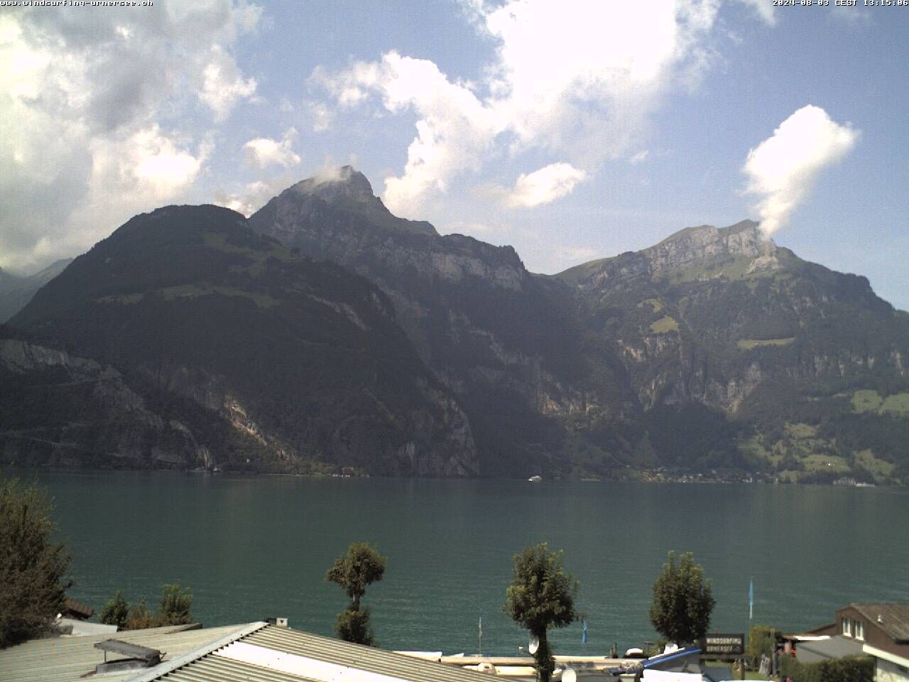 Flüelen: Windsurfing Center am Urnersee