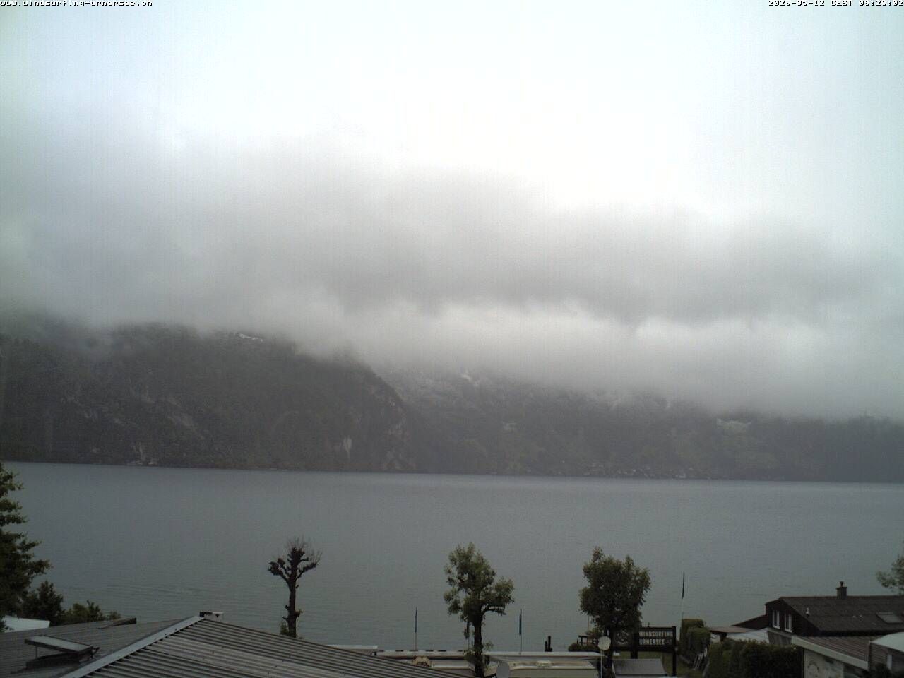 Flüelen: Windsurfing Center am Urnersee