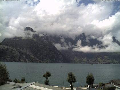 Flüelen: Windsurfing Center am Urnersee