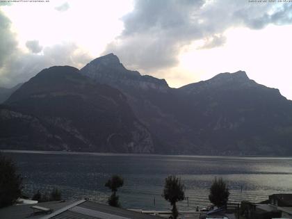 Flüelen: Windsurfing Center am Urnersee